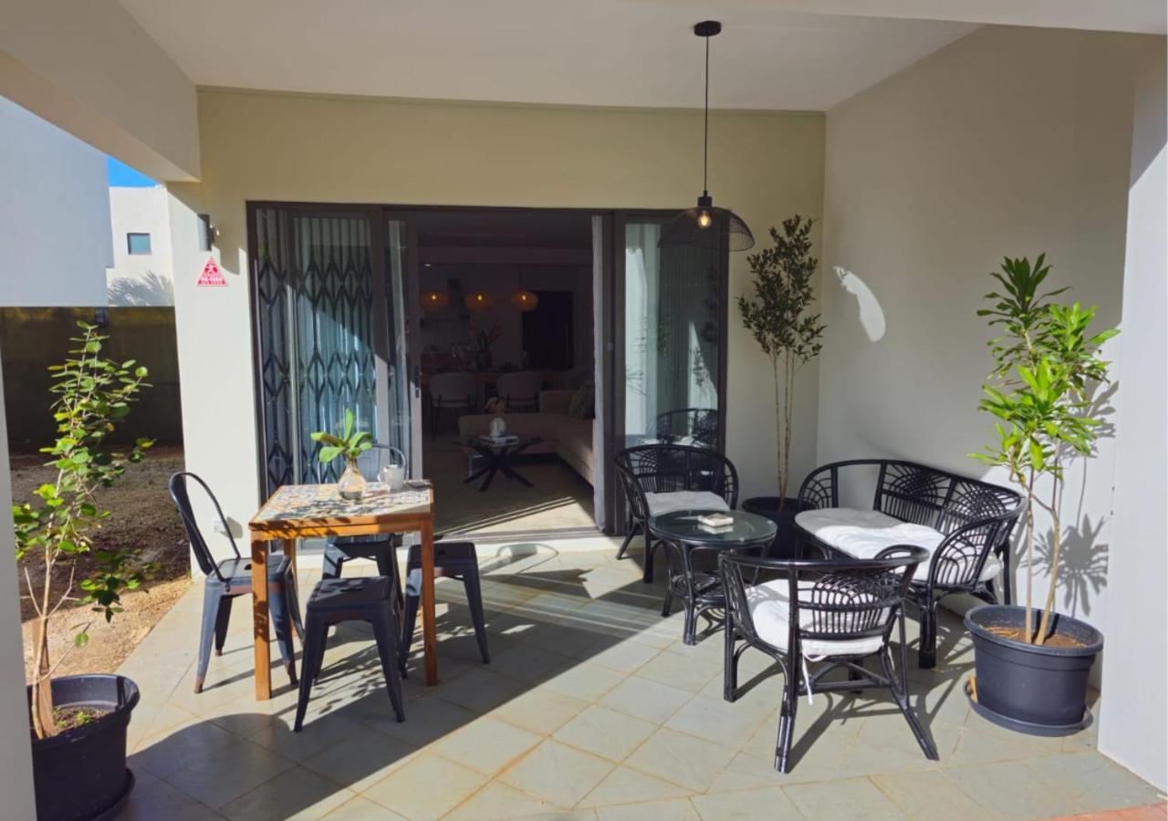 Modern Villa In Grand Bay - Short Walk To Beach Екстер'єр фото