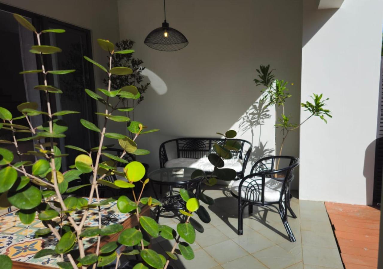 Modern Villa In Grand Bay - Short Walk To Beach Екстер'єр фото