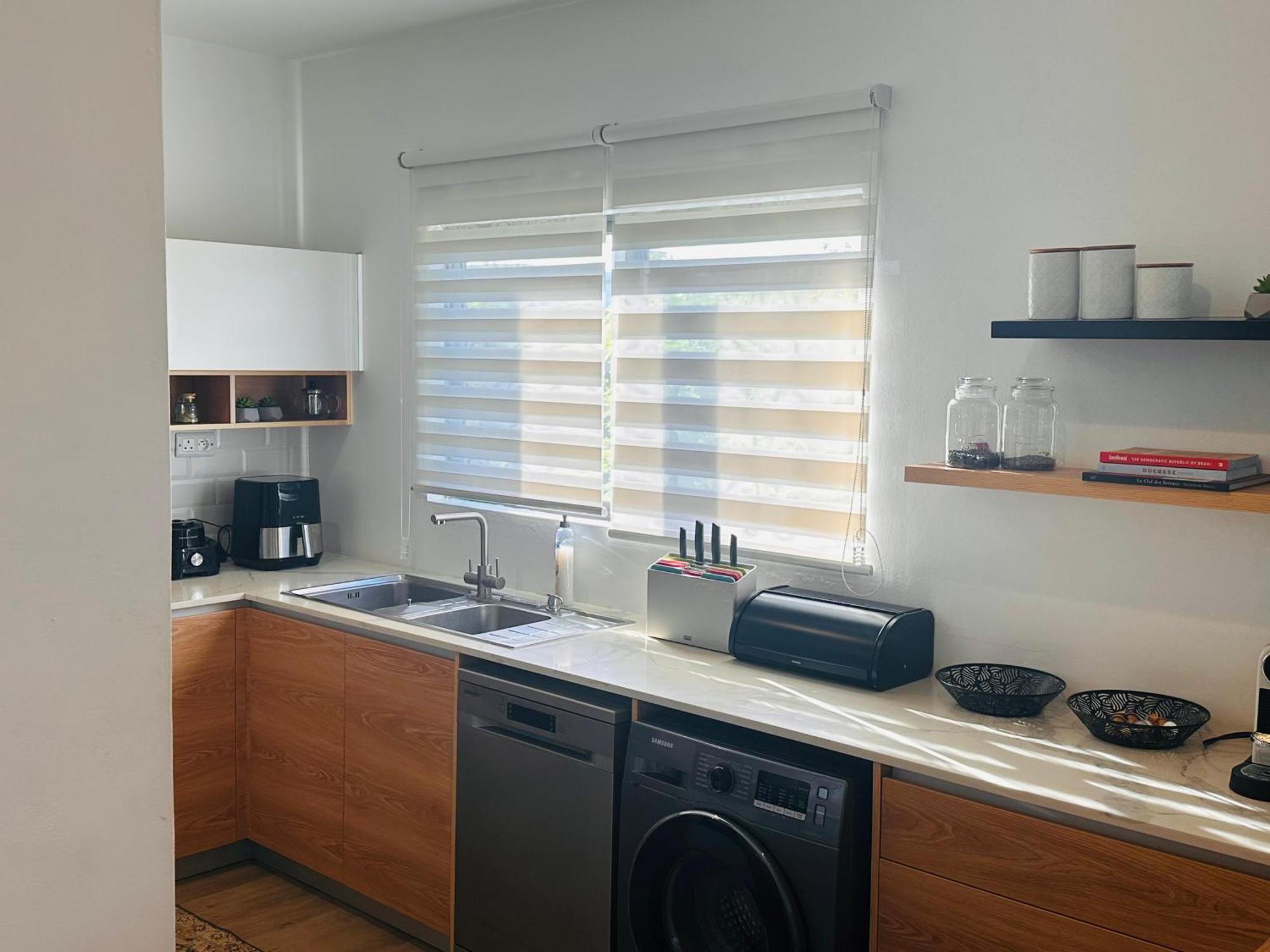 Modern Villa In Grand Bay - Short Walk To Beach Екстер'єр фото