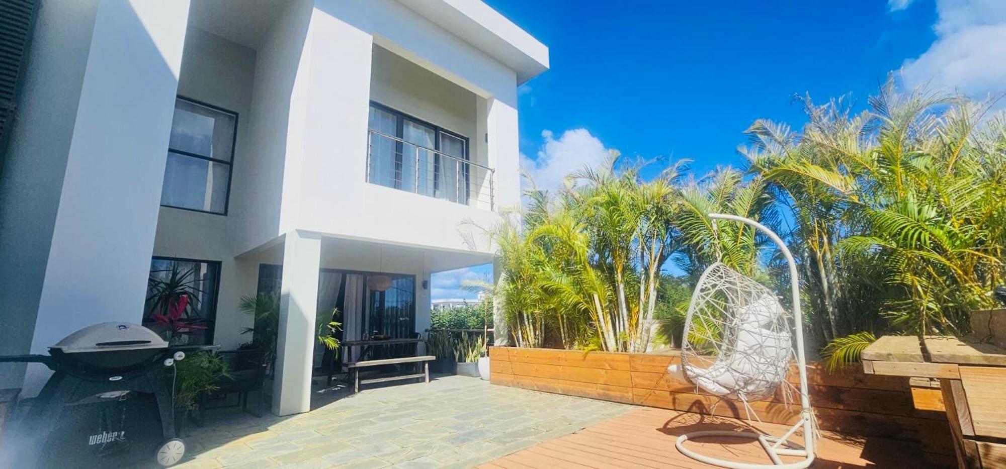 Modern Villa In Grand Bay - Short Walk To Beach Екстер'єр фото